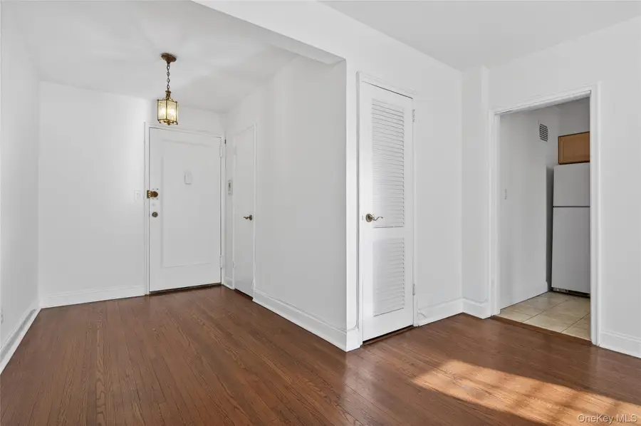 366 Stewart Avenue #B1, Garden City, NY 11530 - Image #3