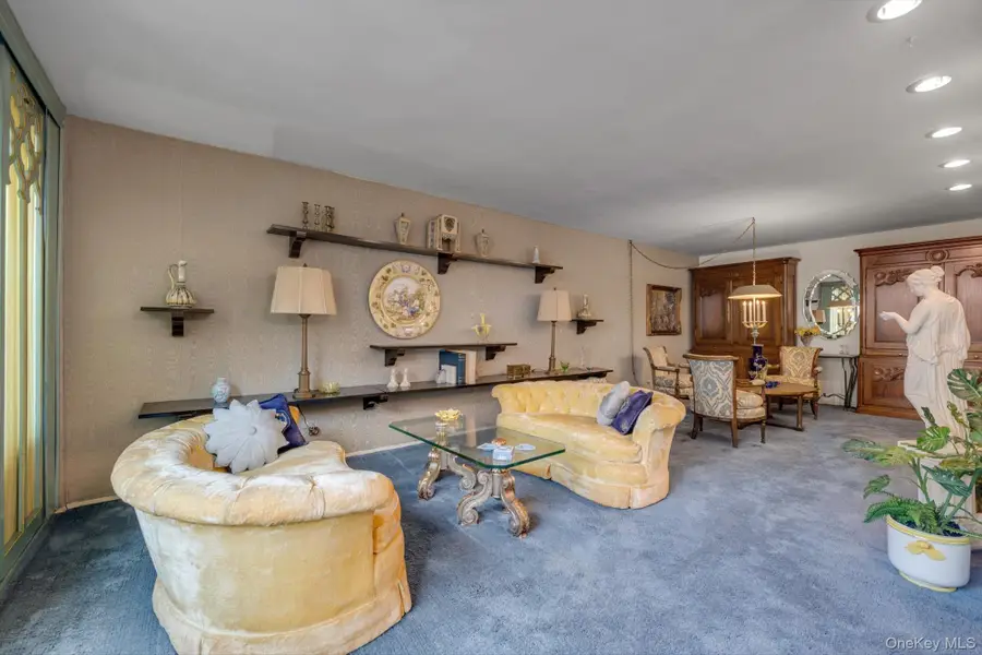 75-34 Bell Blvd #1c, Bayside, NY 11364 - Image #2