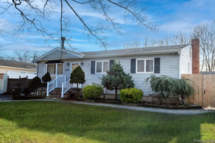 250 Spur Drive S, Bay Shore, NY 11706 - Image #2
