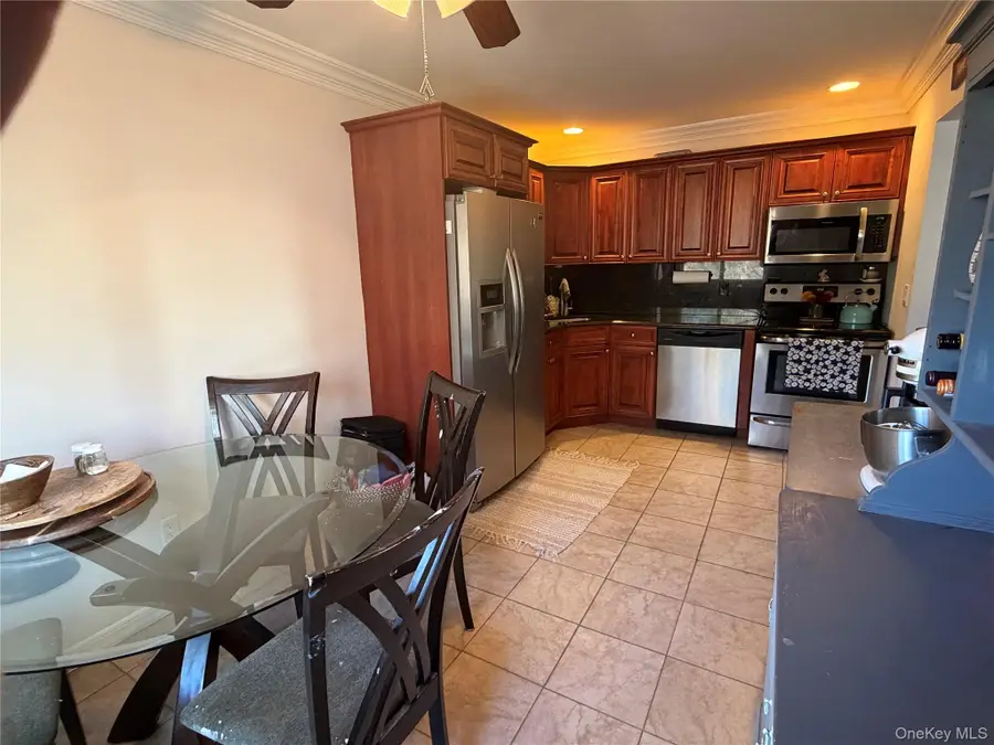 10 Smithtown Blvd Blvd #Apt 7B, Smithtown, NY 11787 - Image #2