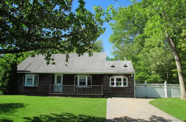 49 Highview Lane, Ridge, NY 11961
