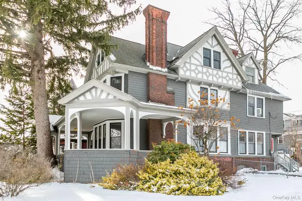 2 S Pine Avenue, Colonie, NY 12208