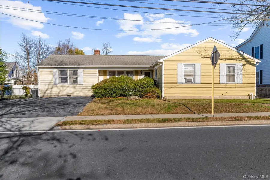 27 Simon Street, Babylon, NY 11702 - Image #2