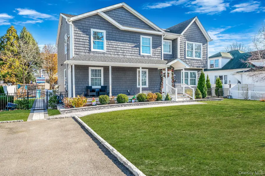 50 Verazzano Avenue, Copiague, NY 11726 - Image #2