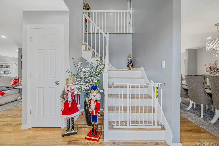 50 Verazzano Avenue, Copiague, NY 11726 - Image #3