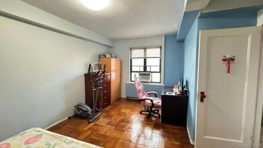 2220 E Tremont Avenue #5G, Bronx, NY 10462 - Image #3