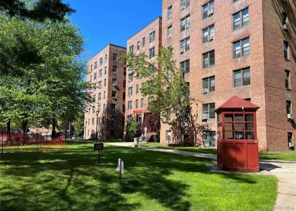150-25 72 Road #1J, Flushing, NY 11367