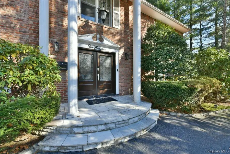 100 Georgian Court, East Hills, NY 11576 - Image #2