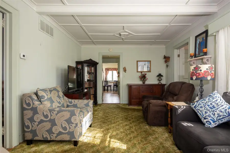 109 Bailey Avenue, Patchogue, NY 11772 - Image #3