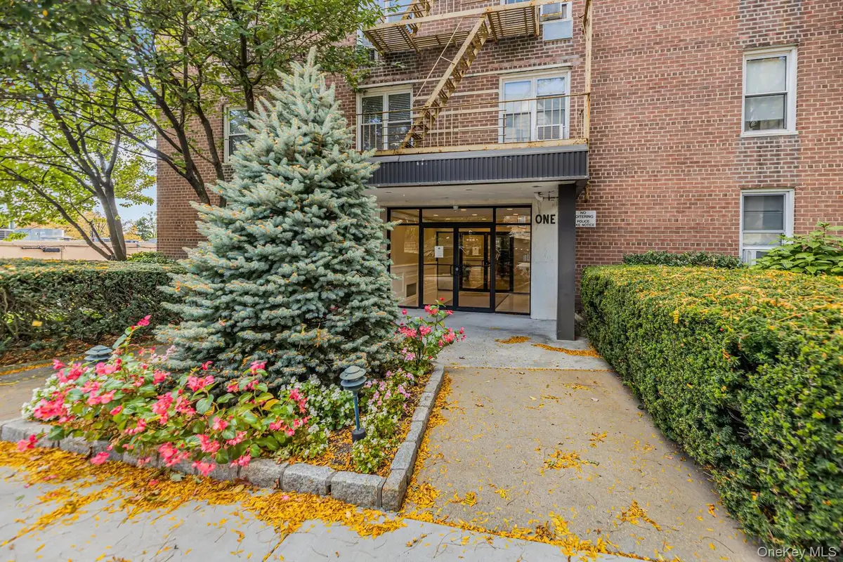 1 Oakridge Place #6A, Eastchester, NY 10709 - Image #1
