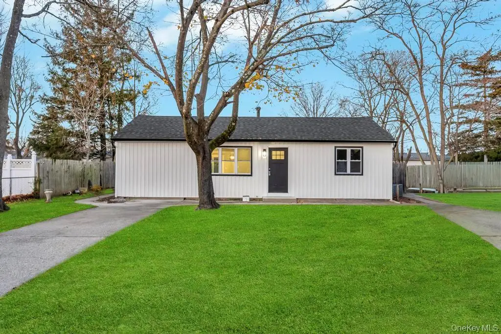 27 Ash Street, Central Islip, NY 11722 - Image #1