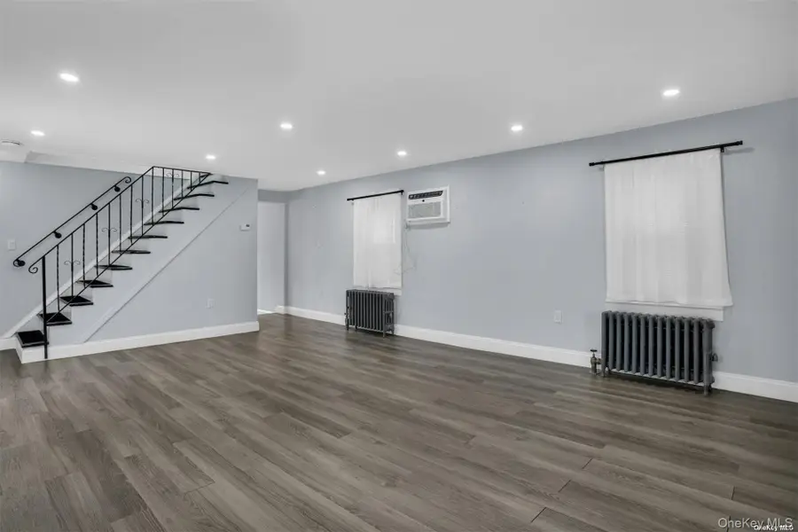 14 Maple Street, Glenwood Landing, NY 11547 - Image #3