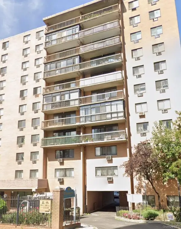 136-75 37 Avenue #10H, Flushing, NY 11354