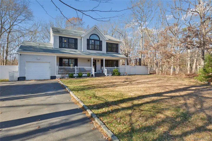 262 Walker Avenue, East Patchogue, NY 11772 - Image #3