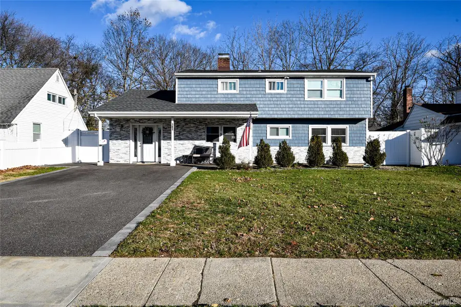181 Friends Lane, Westbury, NY 11590 - Image #3