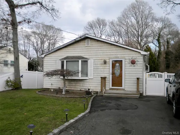 79 S Evergreen Drive, Selden, NY 11784