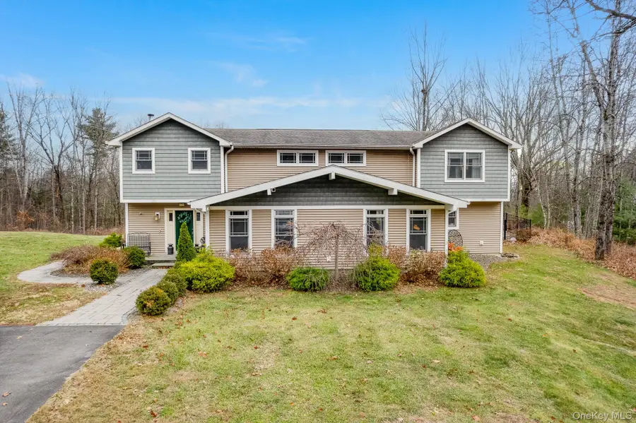 112 Pleasant View Road, Pleasant Valley, NY 12569 - Image #2