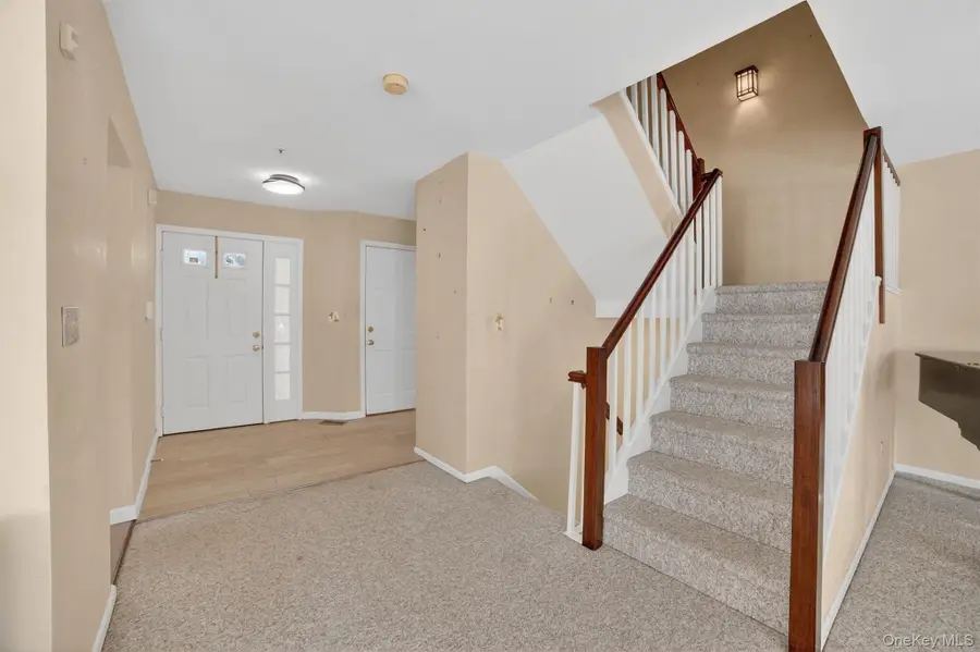 23 Berrybush Lane, Greenburgh, NY 10706 - Image #2
