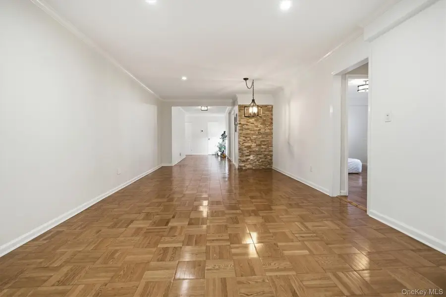 25 Chapel Pl. #1B, Great Neck, NY 11021 - Image #3