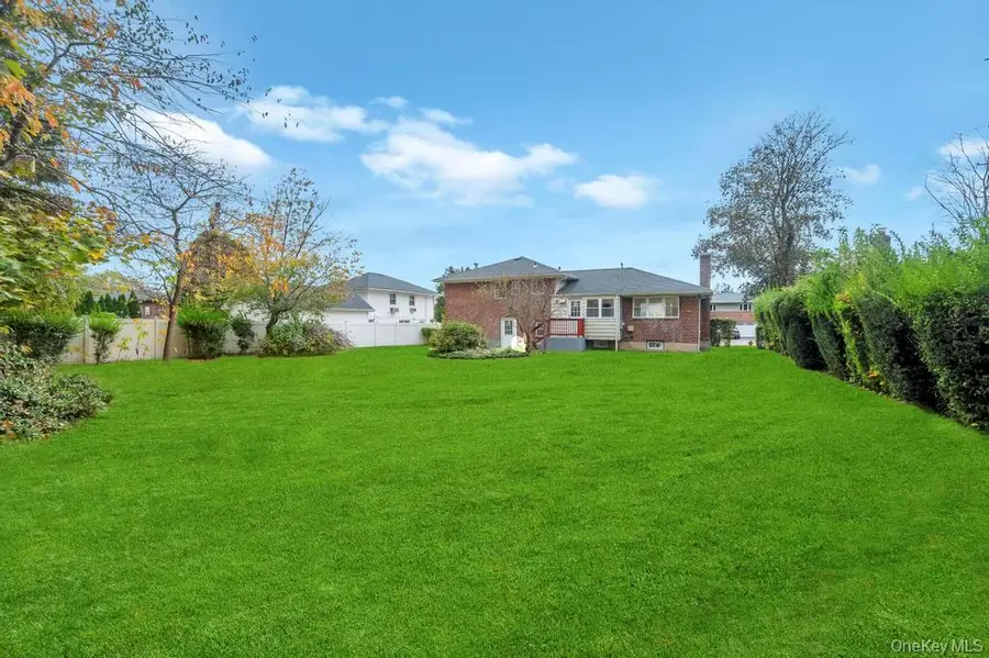 33 Eastfield Lane, Melville, NY 11747 - Image #3