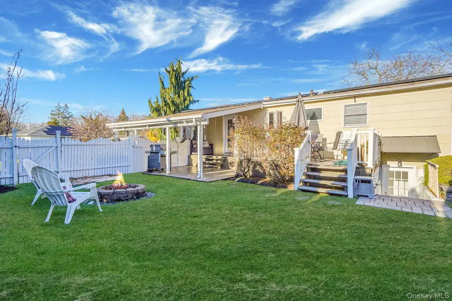 15 Penn Drive, Smithtown, NY 11787 - Image #2