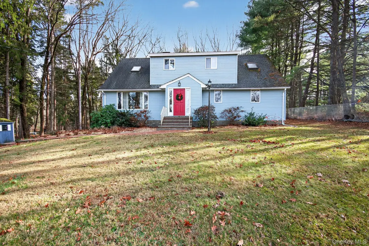 4 Carlyle Road, Hyde Park, NY 12538 - Image #1