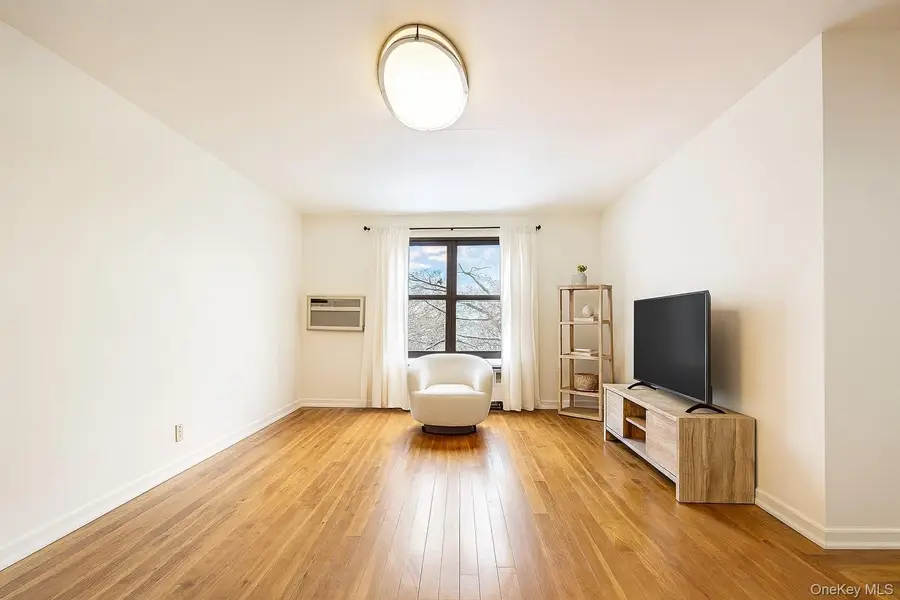 7 Terrace Circle #3D, Great Neck, NY 11021 - Image #3