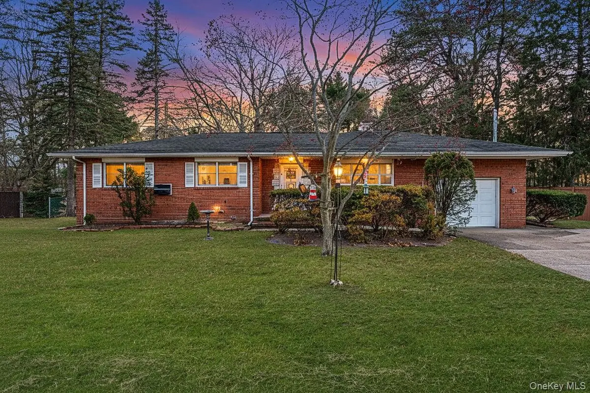 12 Babylon Street, Islip Terrace, NY 11752 - Image #1