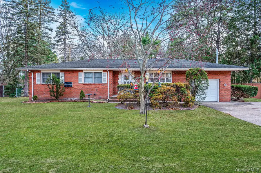 12 Babylon Street, Islip Terrace, NY 11752 - Image #2