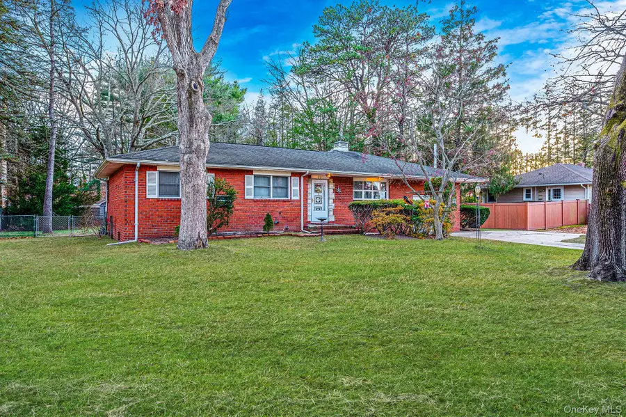 12 Babylon Street, Islip Terrace, NY 11752 - Image #3