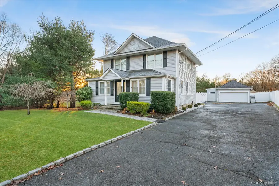 32 Greenport Avenue, Medford, NY 11763 - Image #2