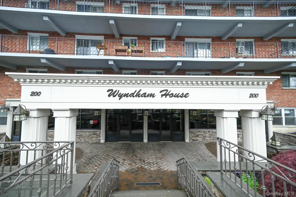 200 Atlantic Avenue #212, Lynbrook, NY 11563 - Image #1