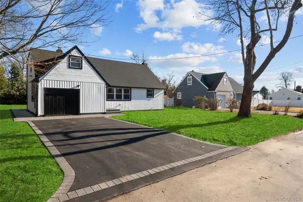 22 Guilette Place, Amityville, NY 11701