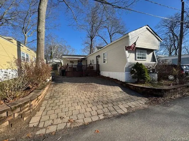 658 Sound Avenue #F6, Calverton, NY 11933 - Image #3