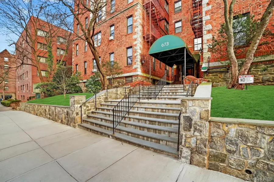 673 Locust Street #1F, Mount Vernon, NY 10552 - Image #2