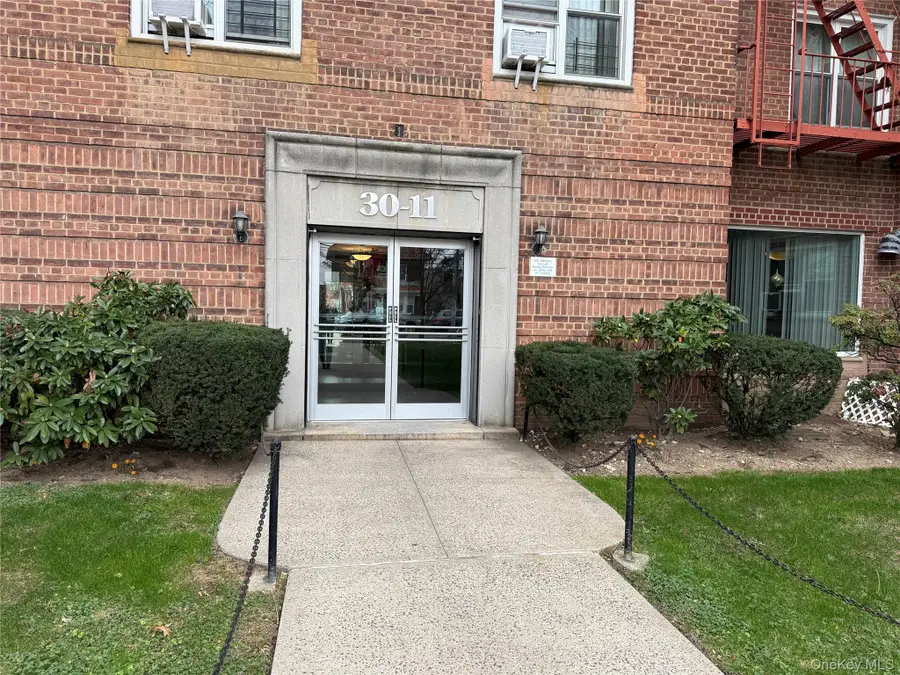 30-11 Parsons Boulevard #2T, Flushing, NY 11354 - Image #3
