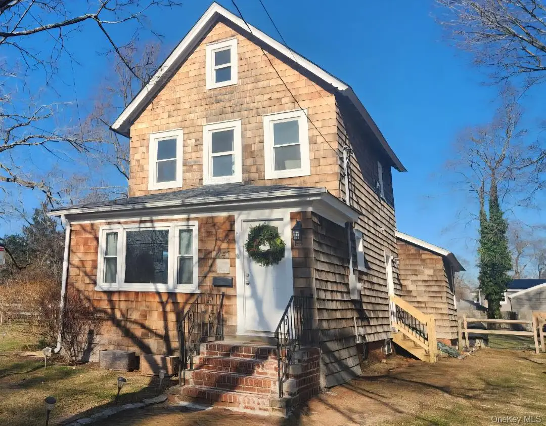 243 Locust Avenue, Babylon, NY 11702 - Image #1