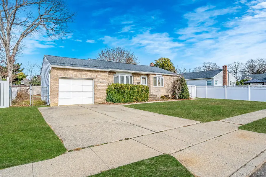 171 N Oak Street, Massapequa, NY 11758 - Image #2