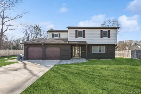 105 Loop Drive, Sayville, NY 11782