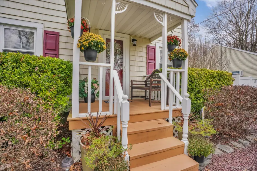 103 Wauwepex Trail, Ridge, NY 11961 - Image #3