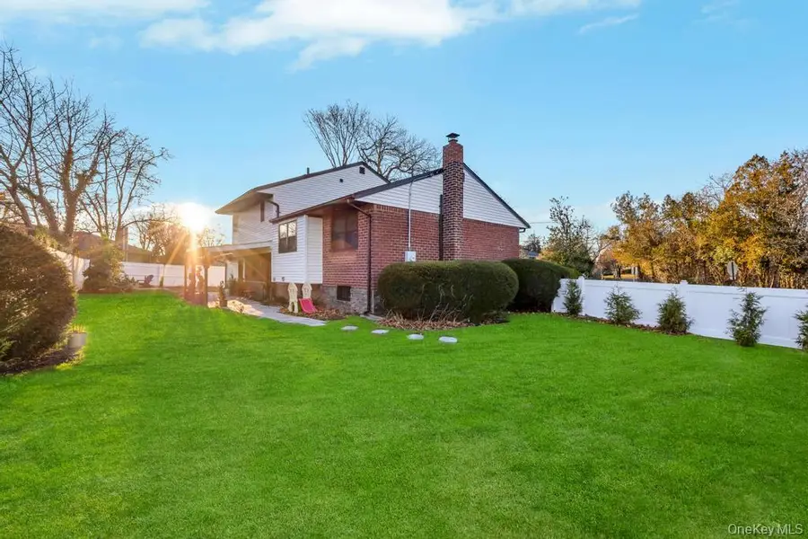 8 Barbara Lane, Jericho, NY 11753 - Image #2