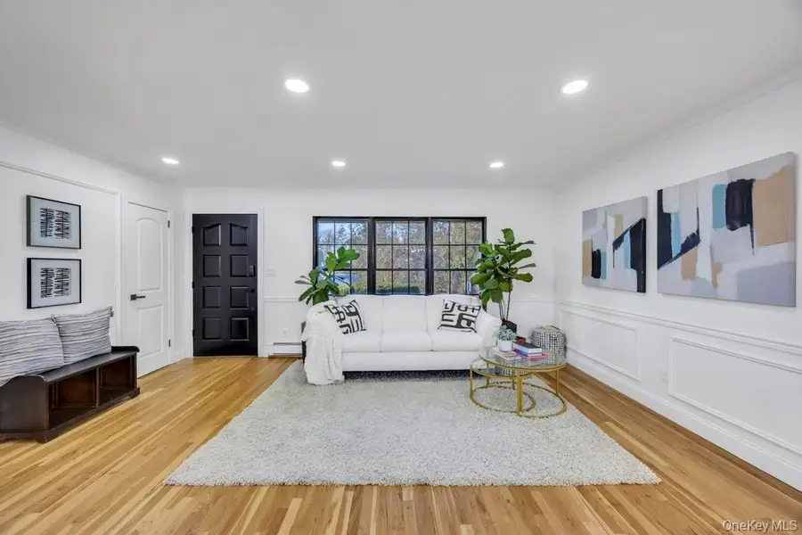 8 Barbara Lane, Jericho, NY 11753 - Image #3