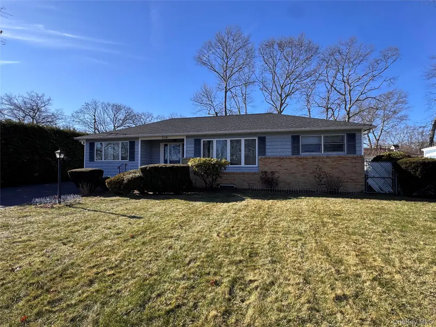 210 Schoenfeld Boulevard, Patchogue, NY 11772 - Image #3