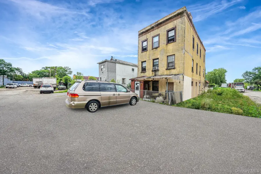 7602 Blake Avenue, Howard Beach, NY 11414 - Image #3