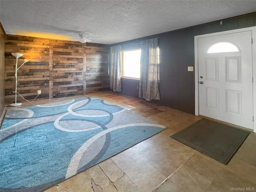 32 Flintlock Drive, Shirley, NY 11967 - Image #3