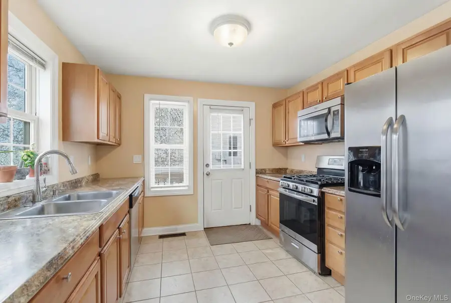 60 Wenliss Terrace, Wappingers Falls, NY 12590 - Image #2