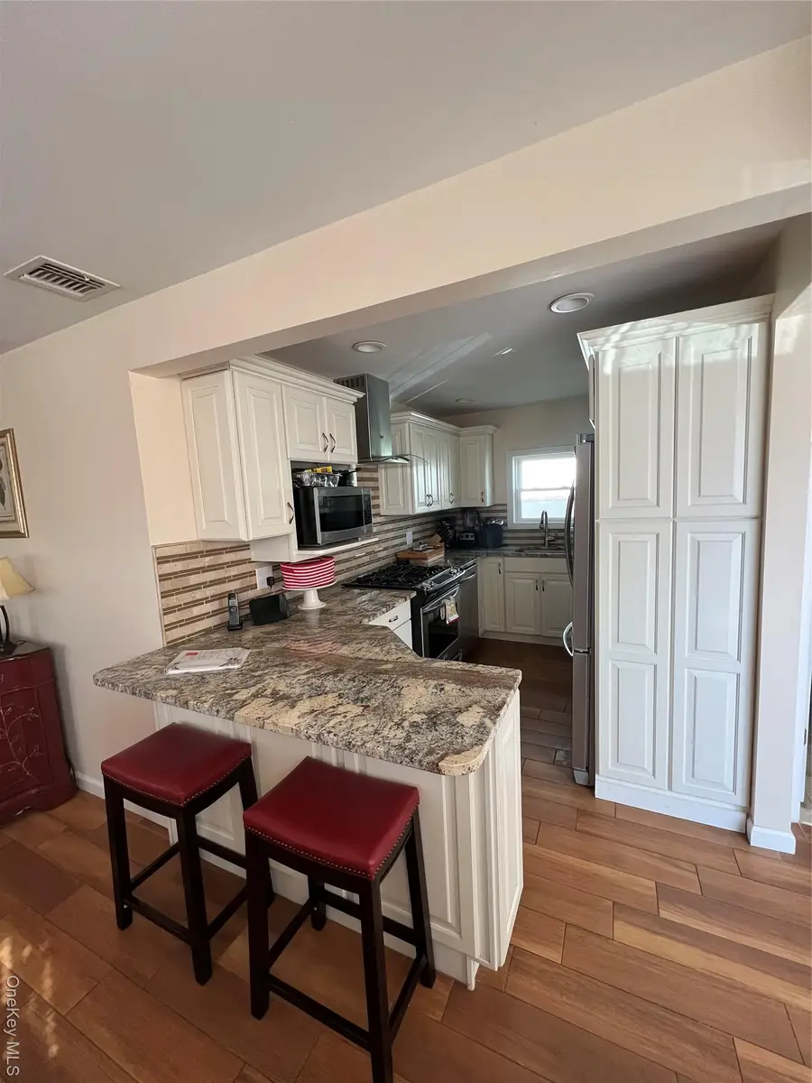 615 W Walnut Street, Long Beach, NY 11561 - Image #3