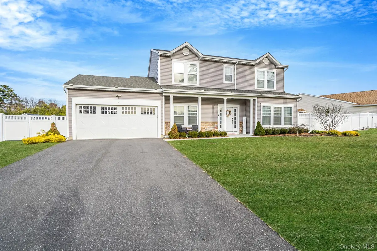 7 Pondview Circle, Shirley, NY 11967 - Image #1
