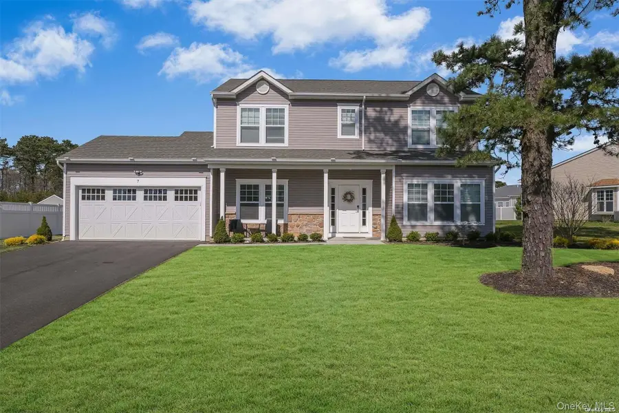 7 Pondview Circle, Shirley, NY 11967 - Image #3