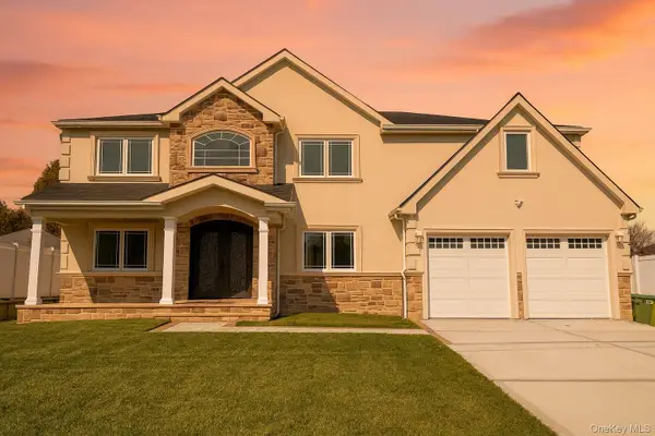 582 Gaynor Place, West Hempstead, NY 11552